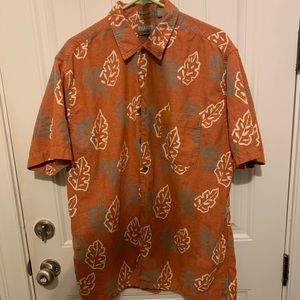 Men’s festive button up shirt
